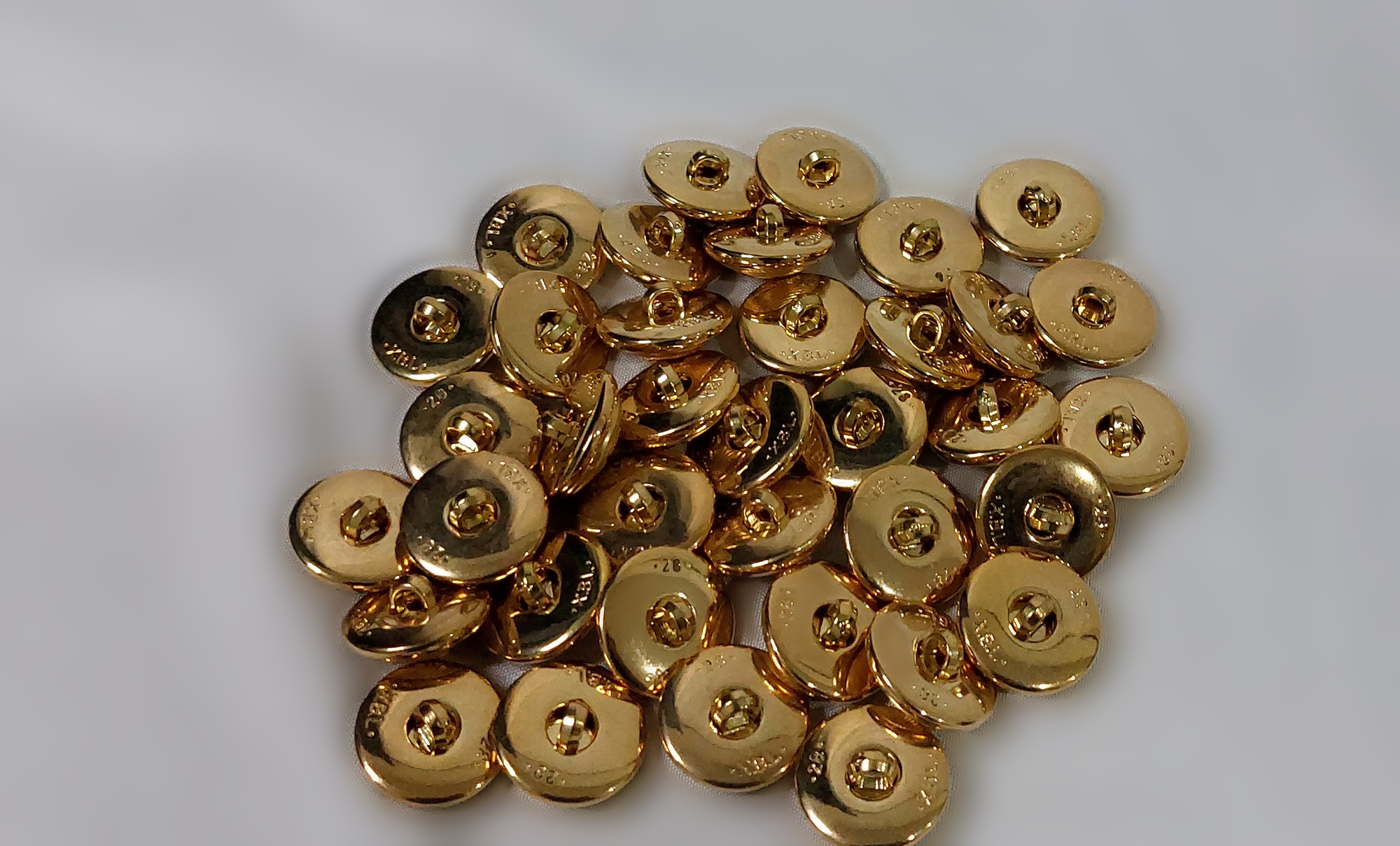 Botón Dorado 18mm